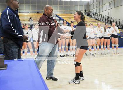 Thumbnail 1 in Menlo School vs. Point Loma (CIF State D4 Final) photogallery.