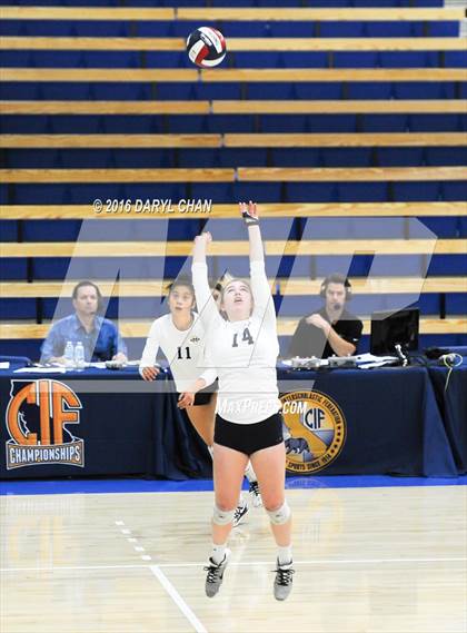 Thumbnail 2 in Menlo School vs. Point Loma (CIF State D4 Final) photogallery.
