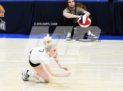 Thumbnail 3 in Menlo School vs. Point Loma (CIF State D4 Final) photogallery.