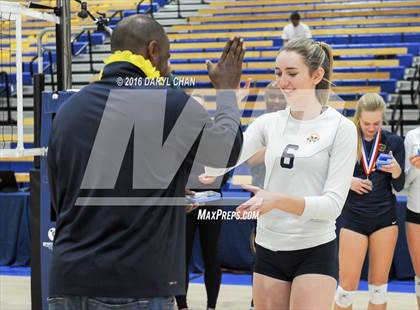 Thumbnail 2 in Menlo School vs. Point Loma (CIF State D4 Final) photogallery.