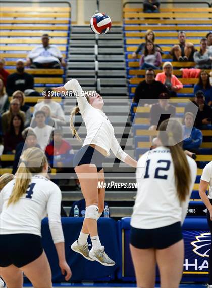 Thumbnail 2 in Menlo School vs. Point Loma (CIF State D4 Final) photogallery.