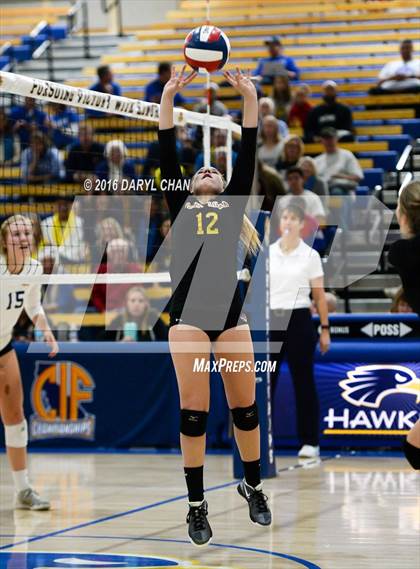 Thumbnail 3 in Menlo School vs. Point Loma (CIF State D4 Final) photogallery.