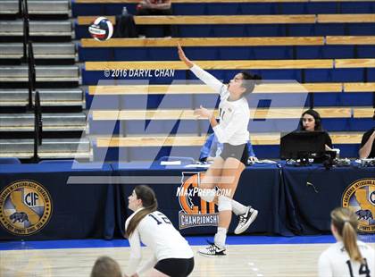 Thumbnail 2 in Menlo School vs. Point Loma (CIF State D4 Final) photogallery.