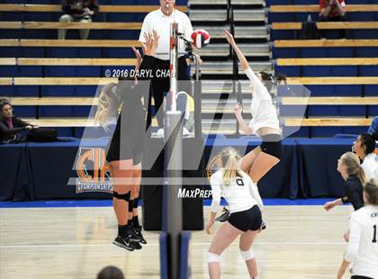 Thumbnail 2 in Menlo School vs. Point Loma (CIF State D4 Final) photogallery.