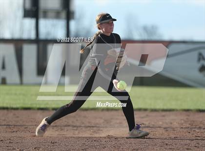 Thumbnail 3 in Logan vs Amanda-Clearcreek (Scrimmage) photogallery.