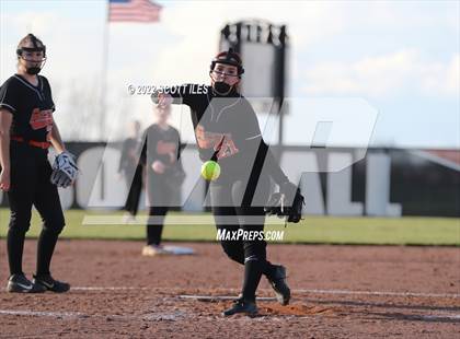 Thumbnail 2 in Logan vs Amanda-Clearcreek (Scrimmage) photogallery.