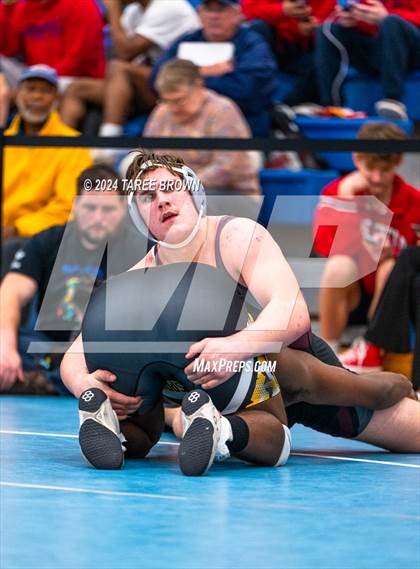 Thumbnail 1 in VHSL 6A Regional Finals photogallery.