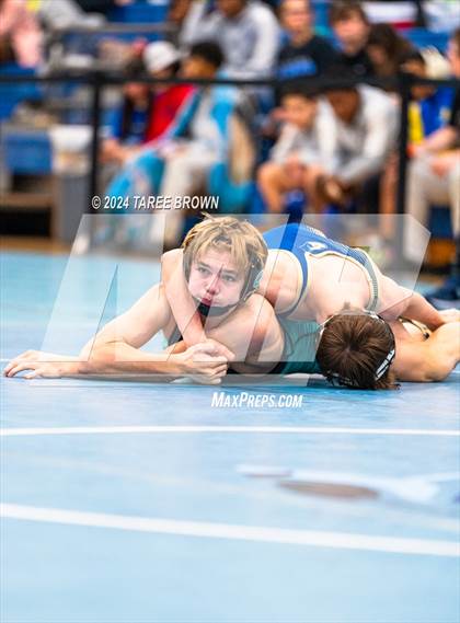 Thumbnail 1 in VHSL 6A Regional Finals photogallery.