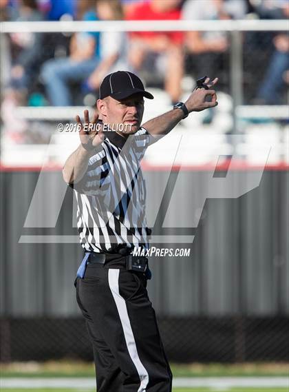 Thumbnail 2 in Fort LeBoeuf vs Grove City (PIAA D10 5A Semifinal) photogallery.