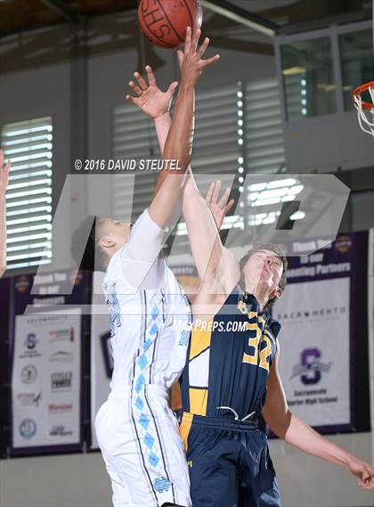 Thumbnail 2 in Oakridge vs. Clovis North (St. Hope Elite Classic) photogallery.