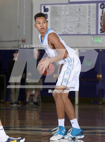 Thumbnail 3 in Oakridge vs. Clovis North (St. Hope Elite Classic) photogallery.