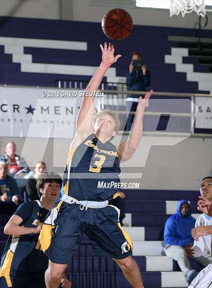 Thumbnail 3 in Oakridge vs. Clovis North (St. Hope Elite Classic) photogallery.