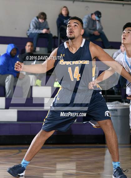 Thumbnail 3 in Oakridge vs. Clovis North (St. Hope Elite Classic) photogallery.