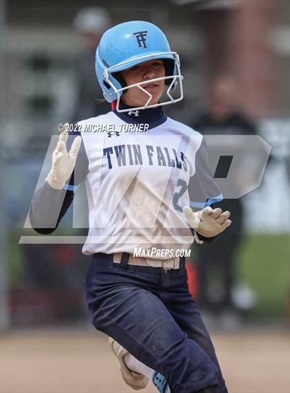 Thumbnail 1 in Jerome vs Twin Falls (IHSAA 4A State Tournament) photogallery.