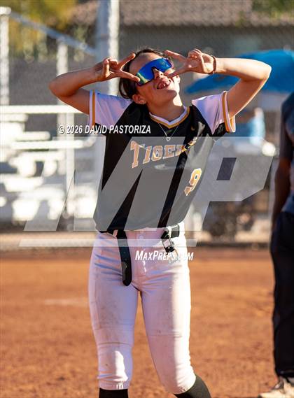 Thumbnail 2 in Gilbert vs. Casteel (West Valley Invitational) photogallery.