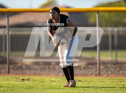 Thumbnail 2 in Gilbert vs. Casteel (West Valley Invitational) photogallery.