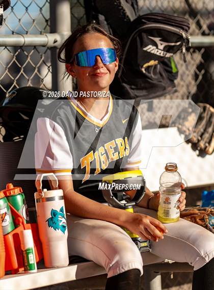 Thumbnail 2 in Gilbert vs. Casteel (West Valley Invitational) photogallery.