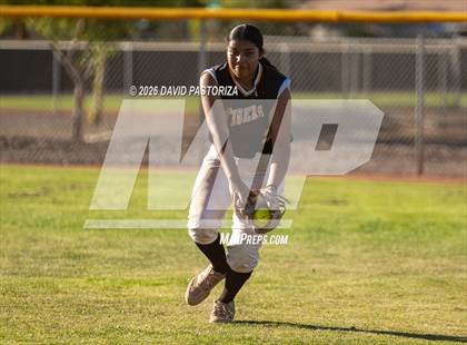 Thumbnail 1 in Gilbert vs. Casteel (West Valley Invitational) photogallery.