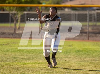 Thumbnail 2 in Gilbert vs. Casteel (West Valley Invitational) photogallery.