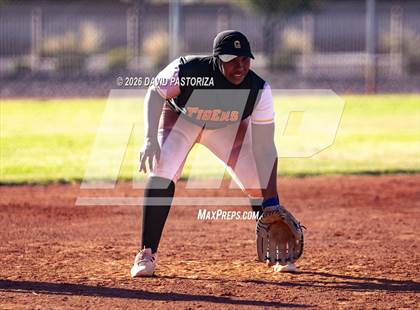 Thumbnail 1 in Gilbert vs. Casteel (West Valley Invitational) photogallery.