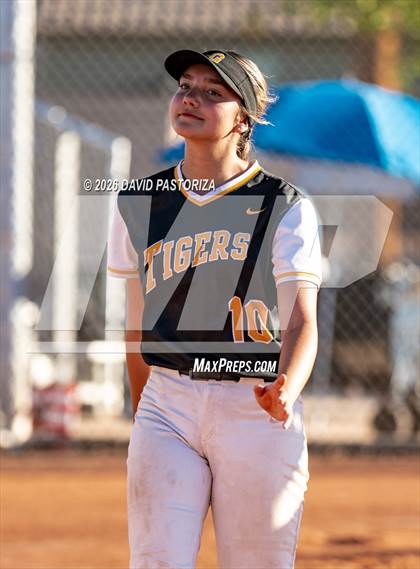 Thumbnail 3 in Gilbert vs. Casteel (West Valley Invitational) photogallery.