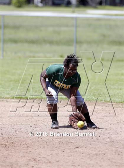 Thumbnail 1 in Verbena vs. Central (Maplesville) photogallery.