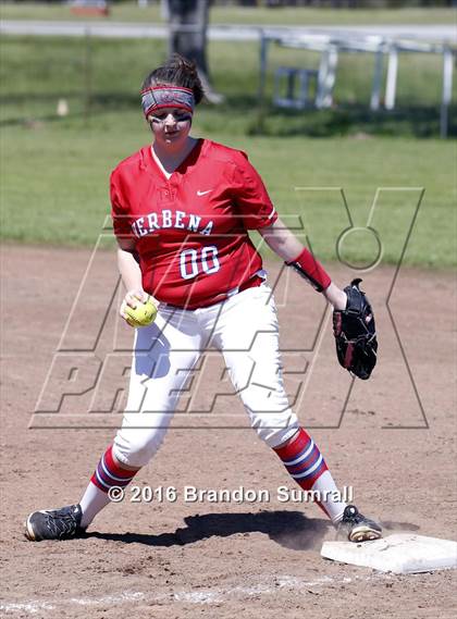 Thumbnail 1 in Verbena vs. Central (Maplesville) photogallery.