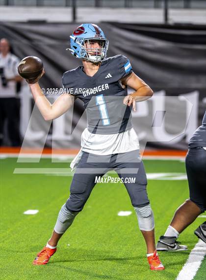 Thumbnail 2 in Granger vs. Skyline photogallery.