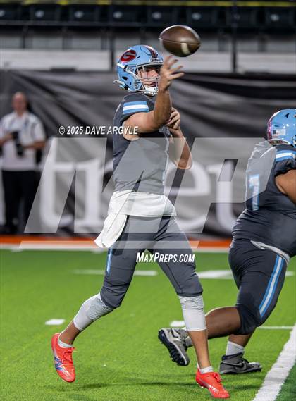 Thumbnail 3 in Granger vs. Skyline photogallery.