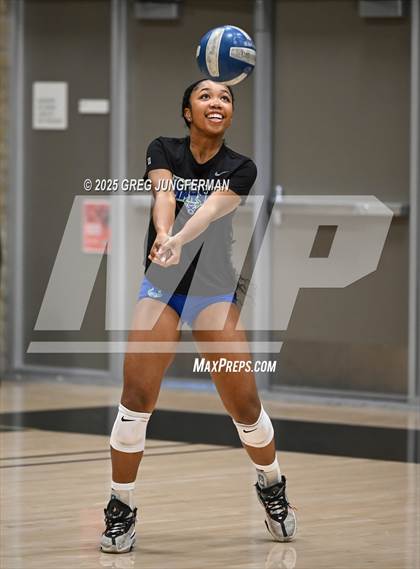 Thumbnail 2 in Marin Catholic @ Branson photogallery.