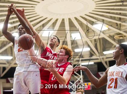 Thumbnail 2 in Mater Dei vs. Oak Hill Academy (Spalding Hoophall Classic) photogallery.