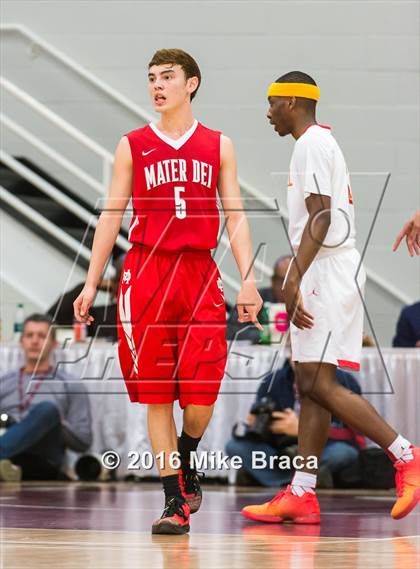 Thumbnail 3 in Mater Dei vs. Oak Hill Academy (Spalding Hoophall Classic) photogallery.