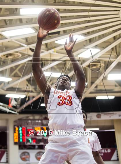 Thumbnail 3 in Mater Dei vs. Oak Hill Academy (Spalding Hoophall Classic) photogallery.