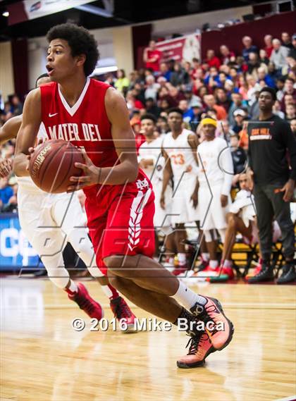 Thumbnail 3 in Mater Dei vs. Oak Hill Academy (Spalding Hoophall Classic) photogallery.