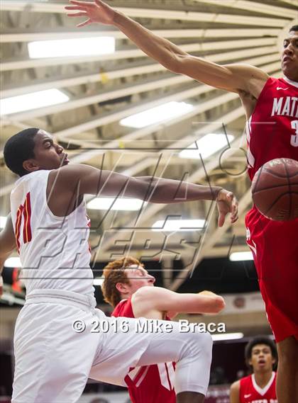 Thumbnail 1 in Mater Dei vs. Oak Hill Academy (Spalding Hoophall Classic) photogallery.