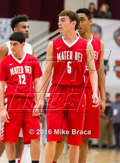 Thumbnail 1 in Mater Dei vs. Oak Hill Academy (Spalding Hoophall Classic) photogallery.