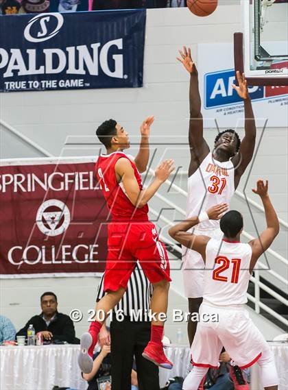 Thumbnail 2 in Mater Dei vs. Oak Hill Academy (Spalding Hoophall Classic) photogallery.