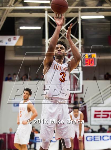 Thumbnail 3 in Mater Dei vs. Oak Hill Academy (Spalding Hoophall Classic) photogallery.
