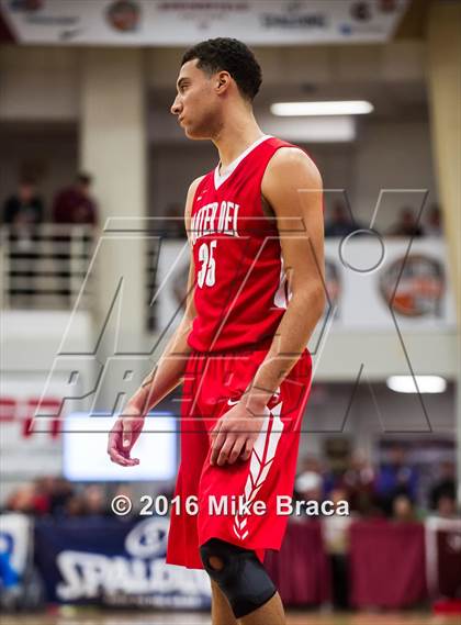 Thumbnail 1 in Mater Dei vs. Oak Hill Academy (Spalding Hoophall Classic) photogallery.