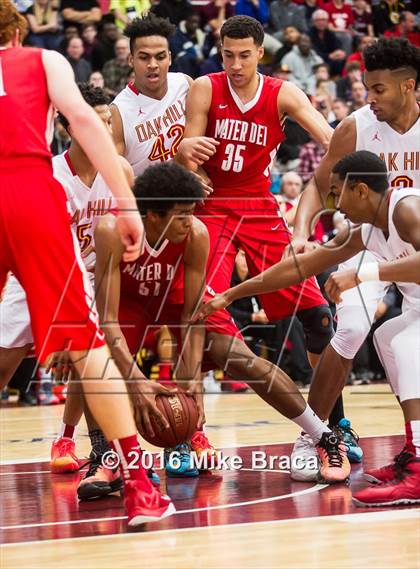 Thumbnail 1 in Mater Dei vs. Oak Hill Academy (Spalding Hoophall Classic) photogallery.