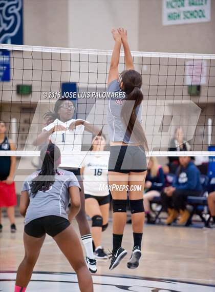 Thumbnail 2 in Granite Hills @ Silverado photogallery.