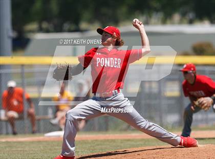 Thumbnail 2 in Farmersville @ Ponder (UIL 3A Region 2 Bi-District Playoff) photogallery.