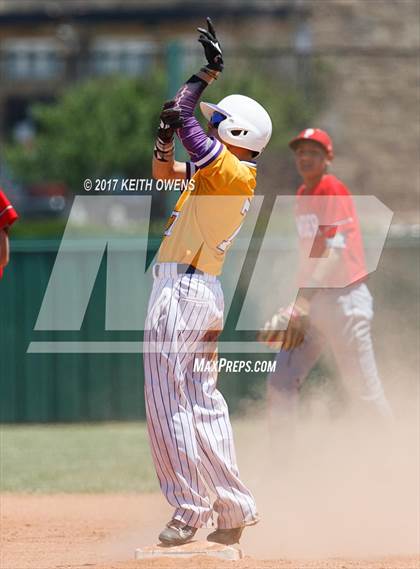Thumbnail 1 in Farmersville @ Ponder (UIL 3A Region 2 Bi-District Playoff) photogallery.