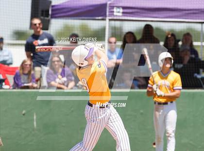 Thumbnail 2 in Farmersville @ Ponder (UIL 3A Region 2 Bi-District Playoff) photogallery.