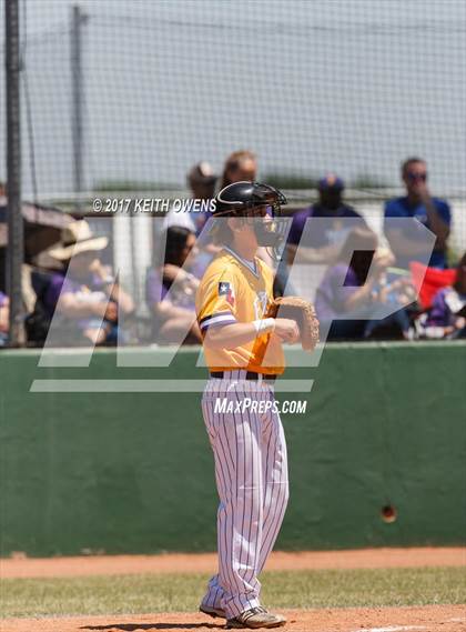 Thumbnail 1 in Farmersville @ Ponder (UIL 3A Region 2 Bi-District Playoff) photogallery.