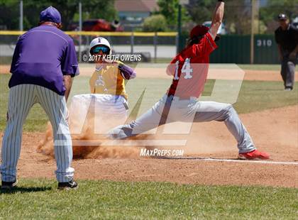 Thumbnail 3 in Farmersville @ Ponder (UIL 3A Region 2 Bi-District Playoff) photogallery.