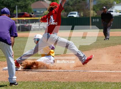 Thumbnail 1 in Farmersville @ Ponder (UIL 3A Region 2 Bi-District Playoff) photogallery.