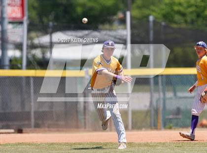 Thumbnail 2 in Farmersville @ Ponder (UIL 3A Region 2 Bi-District Playoff) photogallery.
