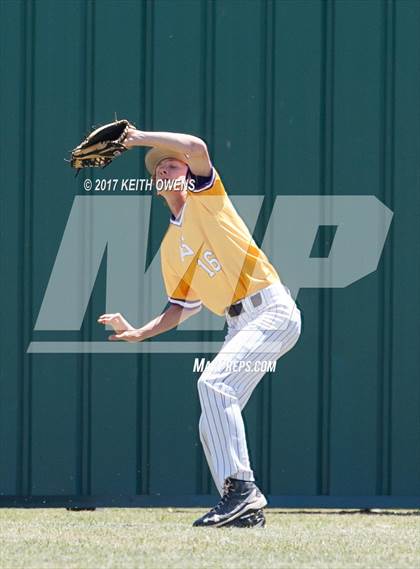 Thumbnail 1 in Farmersville @ Ponder (UIL 3A Region 2 Bi-District Playoff) photogallery.