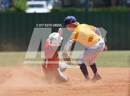 Thumbnail 2 in Farmersville @ Ponder (UIL 3A Region 2 Bi-District Playoff) photogallery.